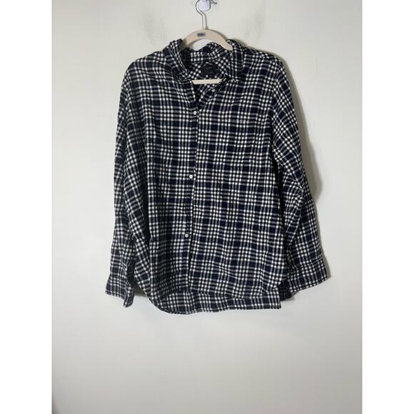 Woman's bundle of 3 Plus Size Name Brand Tops - Picture 2 of 3